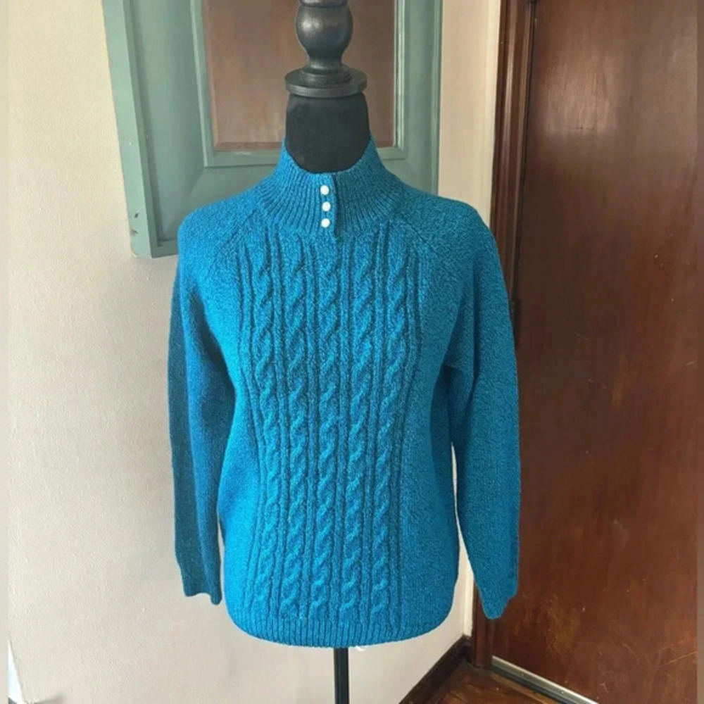 Beautiful Karen Scott Women’s Teal Sweater Petite Medium no flaws